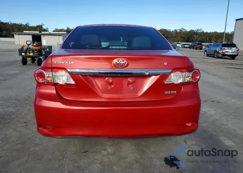 2013 Toyota Corolla Base z USA, uszkodzony, nr VIN 2T1BU4EE4DC966310